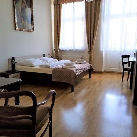 Bed and Breakfast Dom Notre Dame Вроцлав Экстерьер фото