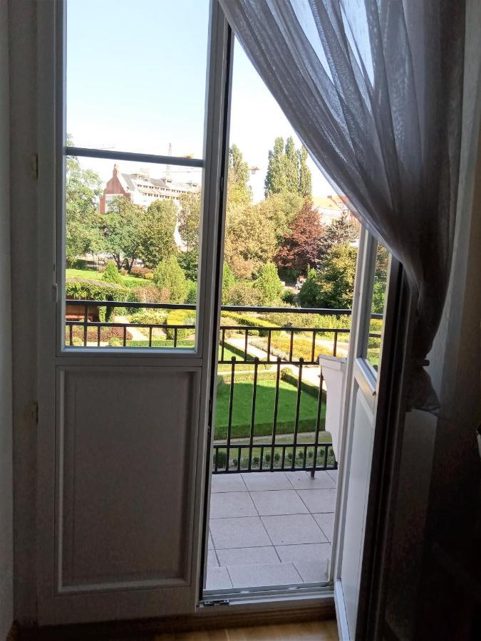 Bed and Breakfast Dom Notre Dame Вроцлав Экстерьер фото